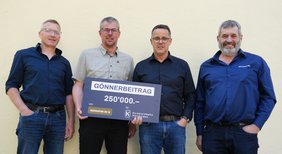 Die Vertreter der Gemeinde Spiringen und der Korporation Uri bei der Checkübergabe: v. l.: Spiringens Verwalter Gisler Valentin, Gemeindepräsident Müller René, Korporationspräsident Schuler Kurt und Korporationsverwalter Wyrsch Lukas. Die Vertreter der Gemeinde Spiringen und der Korporation Uri bei der Checkübergabe: v. l.: Spiringens Verwalter Gisler Valentin, Gemeindepräsident Müller René, Korporationspräsident Schuler Kurt und Korporationsverwalter Wyrsch Lukas.